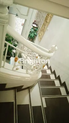 image DIJUAL RUMAH MEWAH BANGUNAN EROPA KLASIK (8)