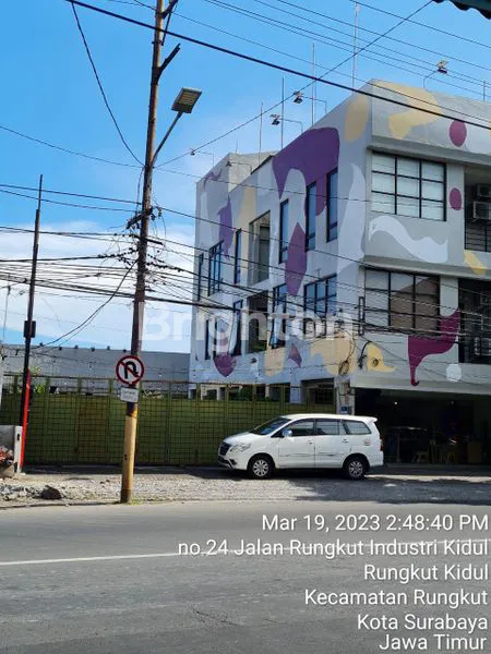 image GEDUNG DI RUNGKUT (1)