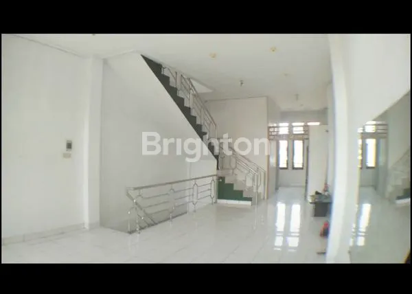 image RUKO 3 LANTAI MAINROAD SUDIRMAN COCOK UNTUK KANTOR,USAHA, RESTO TENGAH KOTA BANDUNG (6)