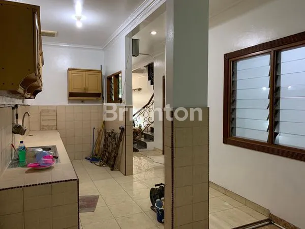 image RUMAH MEWAH, LUAS DAN CANTIK SEMI FURNISHED 3 5 LANTAI, KELAPA GADING (6)