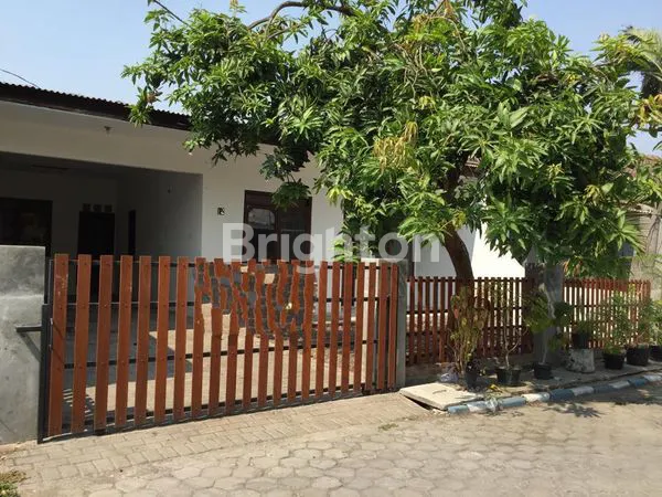 image RUMAH DENGAN HALAMAN LUAS DI JL PP WEDORO WARU SIDOARJO (1)
