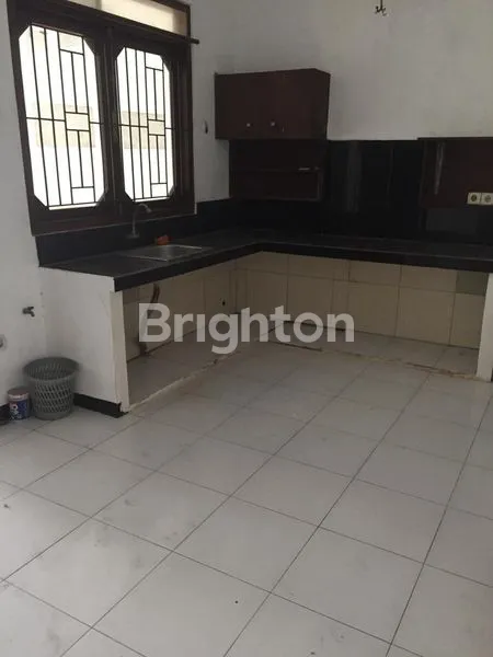 image RUMAH DENGAN HALAMAN LUAS DI JL PP WEDORO WARU SIDOARJO (2)