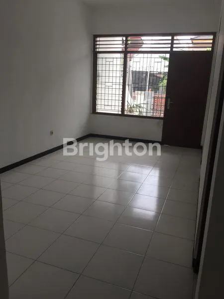 image RUMAH DENGAN HALAMAN LUAS DI JL PP WEDORO WARU SIDOARJO (3)
