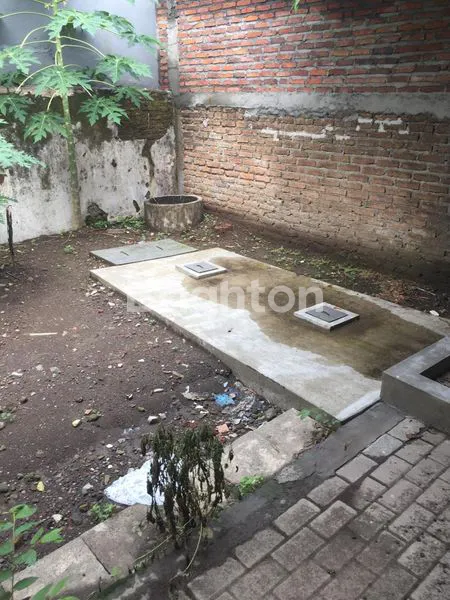 image RUMAH DENGAN HALAMAN LUAS DI JL PP WEDORO WARU SIDOARJO (8)