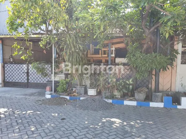 image RUMAH SIAP HUNI DI PERUMAHAN PANDUGO DEKAT MERR UPN TOLL TAMBAK SUMUR RUNGKUT (1)