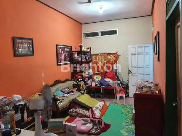 image RUMAH SIAP HUNI DI PERUMAHAN PANDUGO DEKAT MERR UPN TOLL TAMBAK SUMUR RUNGKUT (3)