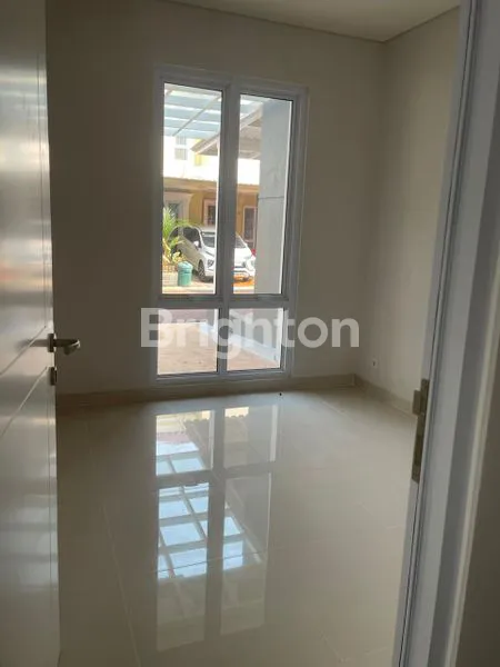 image SIAP HUNI, UNFURNISHED RUMAH HOOK DI CLUSTER KARELIA ,GADING SERPONG, TANGERANG (3)