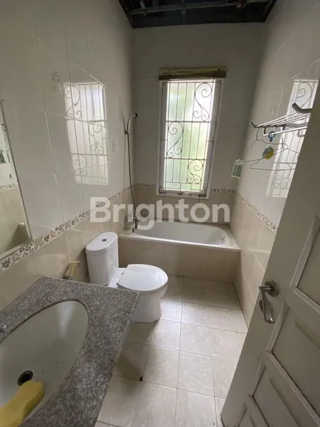 image DI SEWAKAN RUMAH TYPE 2 LANTAI DI PERUMAHAN ALAYA SAMARINDA (8)