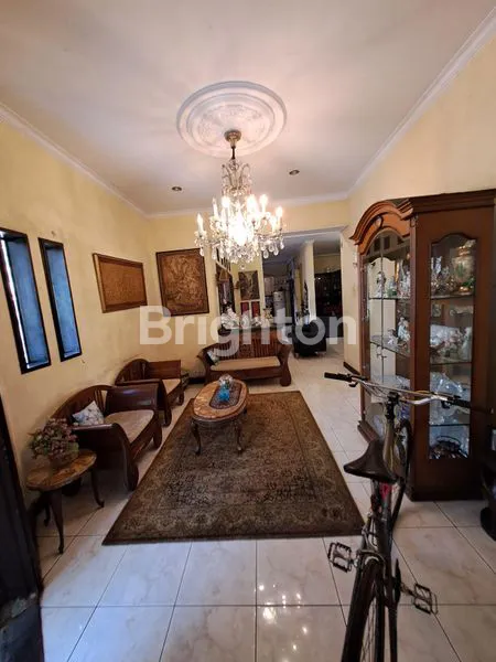 image RUMAH KLASIK 2 1/2 LANTAI PINGGIR JALAN PANDU RAYA BOGOR SANGAT COCOK BUAT  TEMPAT USAHA  (3)