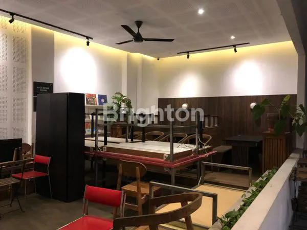 image GEDUNG PLUS RUMAH  COCOK UNTUK USAHA,BEKAS RESTO  (5)