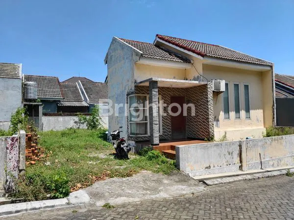 image RUMAH DENGAN TANAH LUAS 2 KAVLING ARGOWILIS RESIDENCE KEDIRI (3)