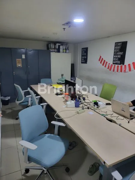 image DISEWAKAN LANTAI 2 GEDUNG DI MAINROAD JALAN MERDEKA  (5)