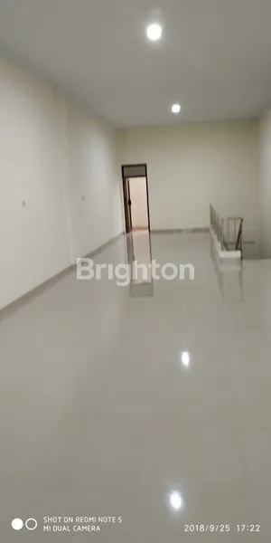 image RUKO 3 LANTAI DEPAN THE PARK MALL SOLO BARU (3)