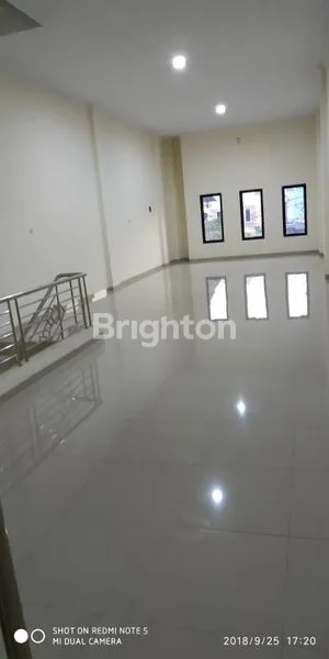 image RUKO 3 LANTAI DEPAN THE PARK MALL SOLO BARU (5)