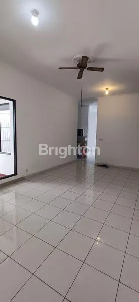 image RUMAH TAMAN KEDOYA BARU KEDOYA JAKARTA BARAT - 1 1/2 LANTAI & BARU RENOV (2)