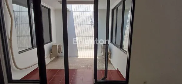 image RUMAH TAMAN KEDOYA BARU KEDOYA JAKARTA BARAT - 1 1/2 LANTAI & BARU RENOV (7)