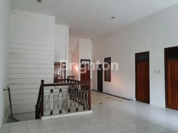 image RUMAH DI NGINDEN INTAN BARAT SURABAYA TIMUR STRATEGIS, DEKAT MERR, PANJANG JIWO, MANYAR, KLAMPIS, NGAGEL, PUCANG (2)