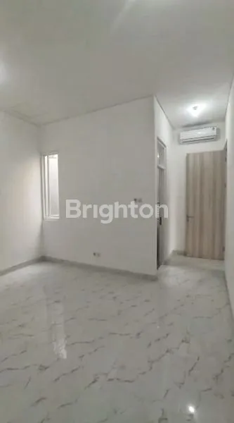 image GRESS BARU RUMAH 2 LANTAI DI PONDOK CHANDRA (6)