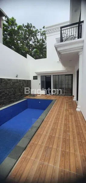 image RUMAH MEWAH DENGAN KOLAM RENANG  (5)