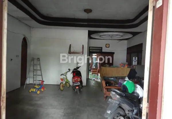 image RUMAH LAMA HALAMAN LUAS STRATEGIS NOL JALAN NASIONAL (3)