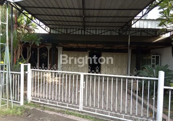 image RUMAH LAMA HALAMAN LUAS STRATEGIS NOL JALAN NASIONAL (1)