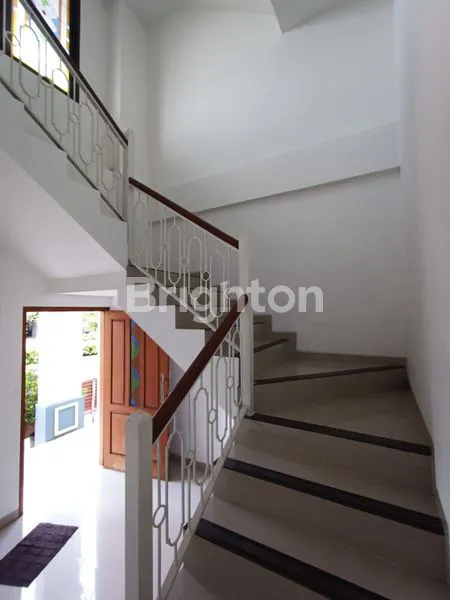 image RUKO 2 LANTAI DI JALAN MARGO UTOMO (2)