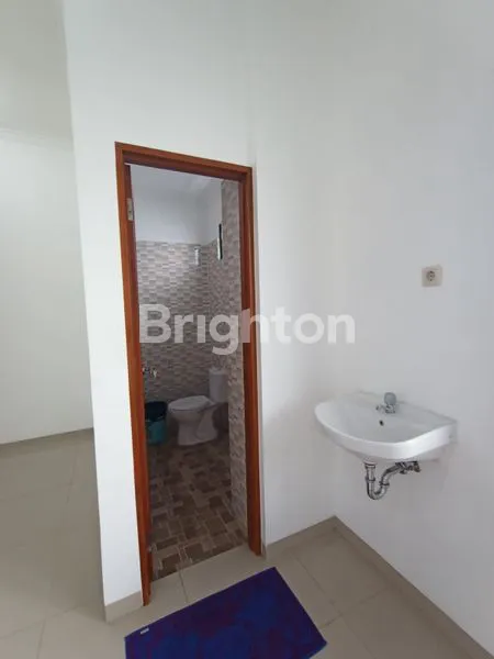 image RUKO 2 LANTAI DI JALAN MARGO UTOMO (5)