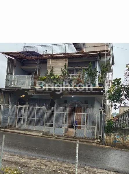 RUMAH 3 LANTAI DI NGAMPRAH PADALARANG