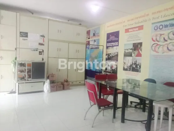 image RUMAH DAN KANTOR 3 LT DI JL PATTIMURA SURABAYA (2)