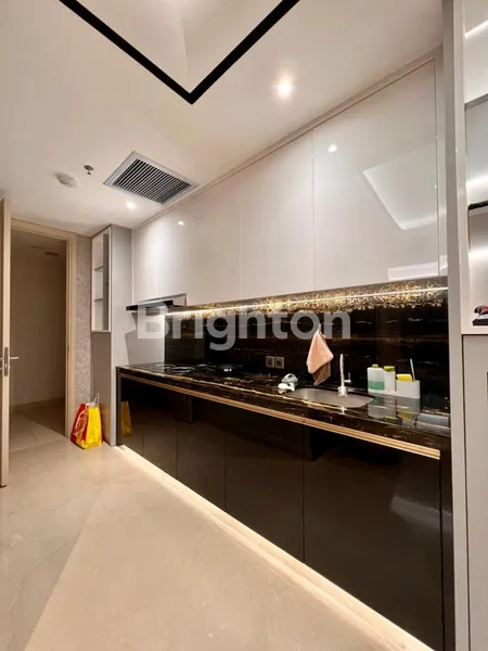 image APARTMENT ONE ICON FULL FURNISH MEWAH. BRAND NEW UNIT. PRIVATE LIFT. HARGA MURAH AREA PUSAT KOTA SURABAYA (7)