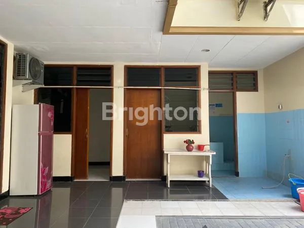 image RUMAH LUAS SANGAT TERAWAT DI PERUMAHAN DHARMAHUSADA PERSIS BELAKANG GALAXY MALL (5)