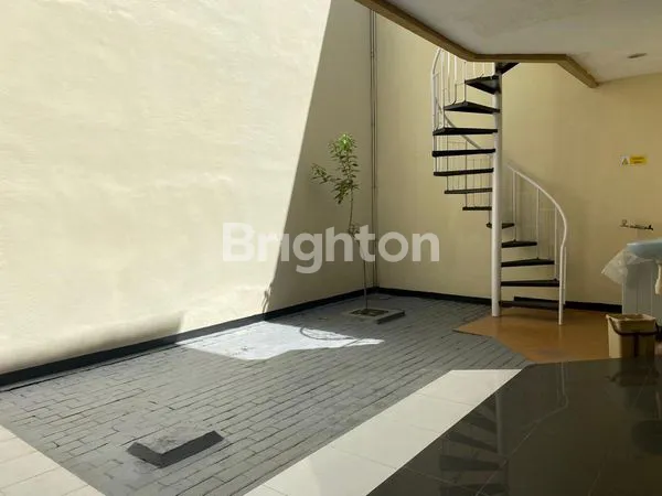 image RUMAH LUAS SANGAT TERAWAT DI PERUMAHAN DHARMAHUSADA PERSIS BELAKANG GALAXY MALL (2)