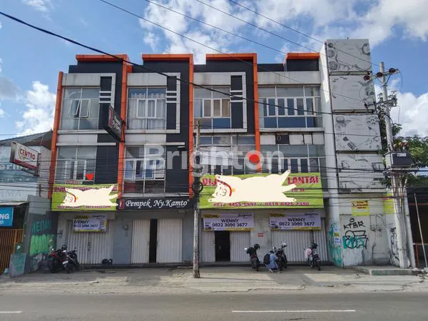 RUKO 3 LANTAI, ADA TEMPAT UNTUK LIFT, PUSAT PERDAGANGAN GODEAN. SELANGKAH TUGU MALIOBORO.