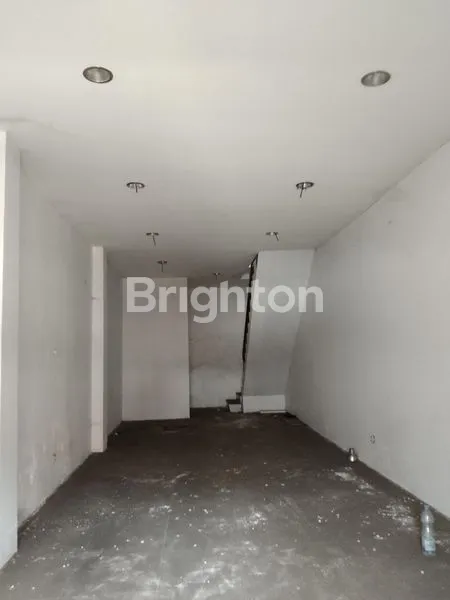 image RUKO 3 LANTAI, PUSAT PERDAGANGAN GODEAN. SELANGKAH TUGU MALIOBORO (2)