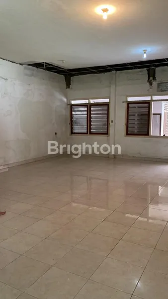 image KOMERSIL AREA TENGGILIS, RUMAH LAMA 1 LANTAI, RAYA JEMURSARI (3)