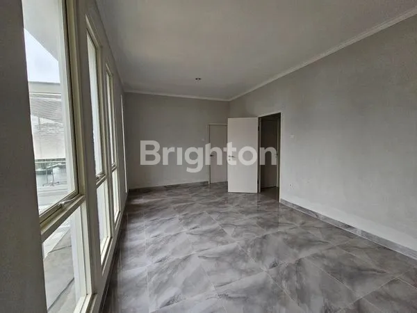 image DISEWAKAN RUMAH REGENCY DE ROYALE (5)