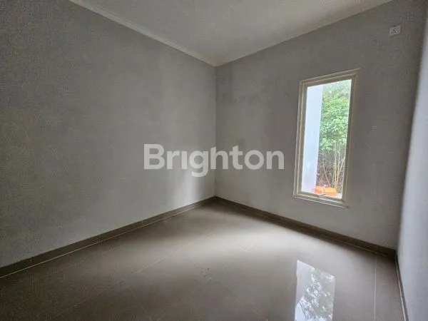 image DISEWAKAN RUMAH REGENCY DE ROYALE (3)