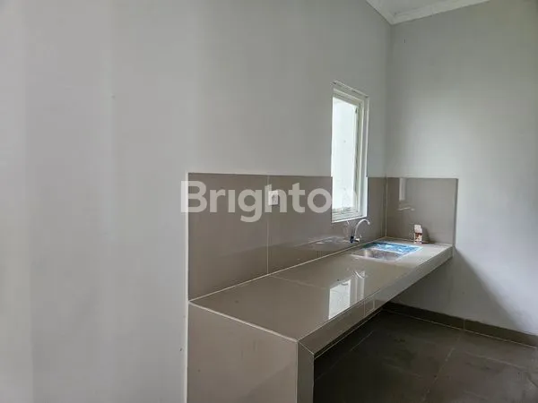 image DISEWAKAN RUMAH REGENCY DE ROYALE (4)