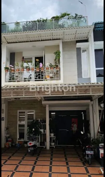 RUMAH SIAP PAKAI! LOKASI STRATEGIS DAN ONE GATE SISTEM! FULL FURNISE