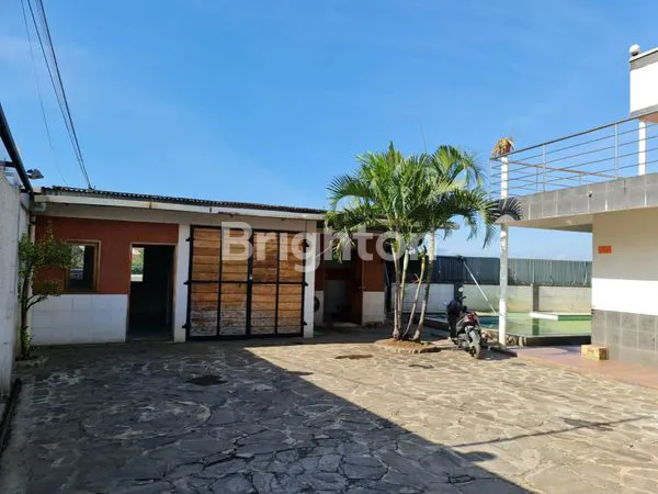 image RUMAH SEMI VILLA 3 LANTAI SEBELAH JALAN TOL SIAP HUNI DI CICALENGKA  (2)