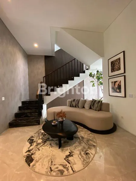 image RUMAH MEWAH ELEGANT ROOFTOP PATIO (5)