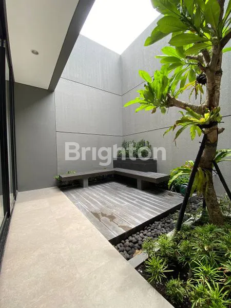 image RUMAH MEWAH ELEGANT ROOFTOP PATIO (8)