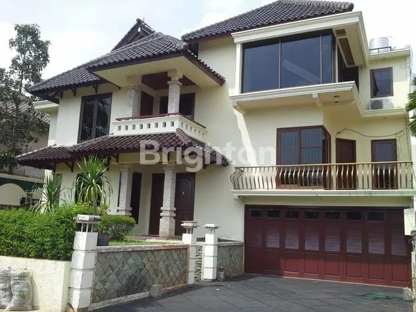 image RUMAH MEWAH KAWASAN LEBAK BULUS, HANYA 5 MENIT KE STASIUN MRT LEBAK BULUS (4)