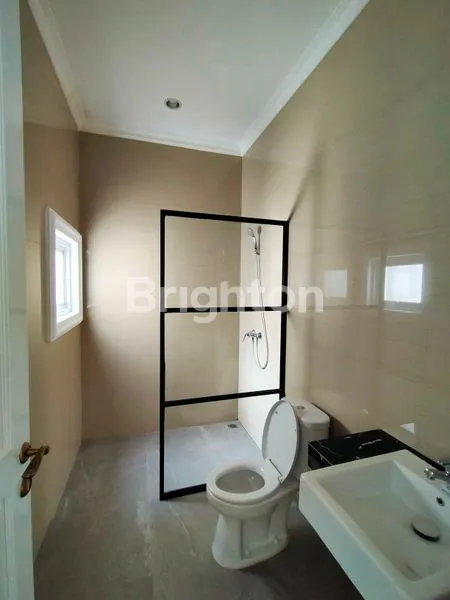 image RUMAH BARU DI GRAHA FAMILI, KAWASAN HUNIAN TERBAIK DAN PREMIUM DI SURABAYA BARAT (6)