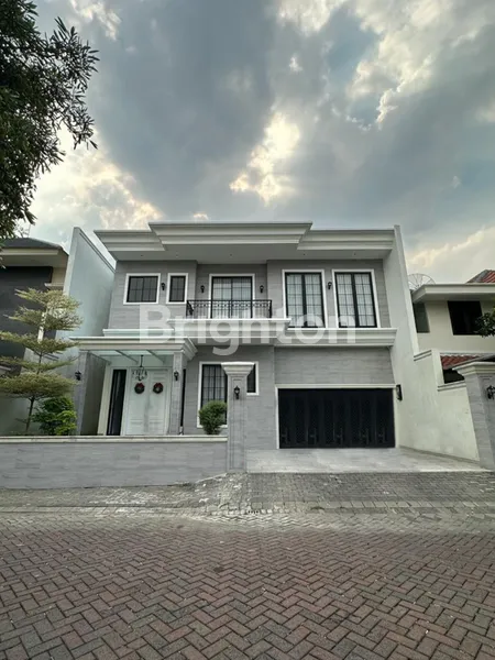 image RUMAH AMERICAN STYLE FULL FURNISH DI CITRALAND DEKAT GWALK, GRAHA DAN PAKUWON (1)