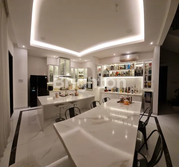 image RUMAH AMERICAN STYLE FULL FURNISH DI CITRALAND DEKAT GWALK, GRAHA DAN PAKUWON (3)