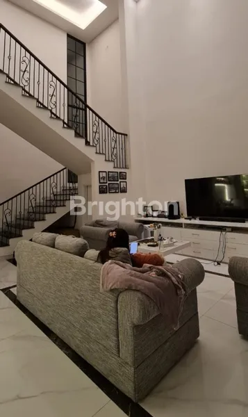 image RUMAH AMERICAN STYLE FULL FURNISH DI CITRALAND DEKAT GWALK, GRAHA DAN PAKUWON (4)