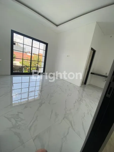 image RUMAH BARU 2LANTAI MINIMALIS MODERN MURAH DI RUNGKUT ASRI (5)