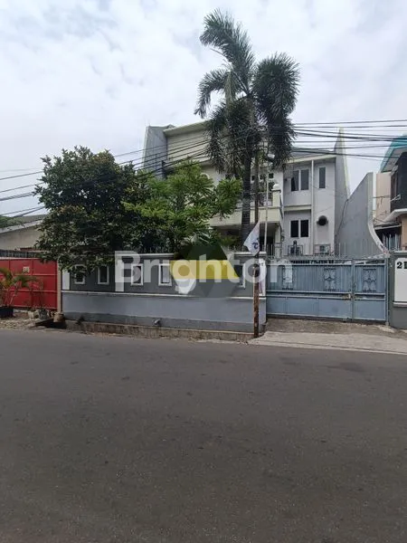 RUMAH MEWAH SLIPI, DEKAT KE S PARMAN, JAKARTA BARAT