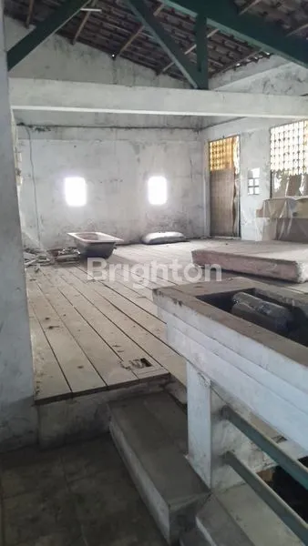 image GUDANG DAN KANTOR STRATEGIS DI PINGGIR  JALAN UTAMA SALATIGA (3)